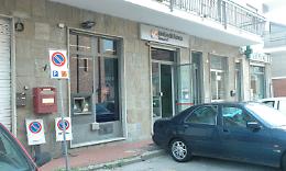 RONDISSONE. La banca è salva fino a fine anno, poi non si sa: “Confidiamo in Amazon”