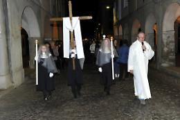VEROLENGO. Successo per la via Crucis