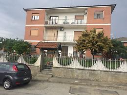 BOSCONERO. Frattura al bacino ed ematomi per il 14enne caduto dalla finestra