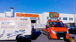 CASELLE. Un mondo di servizi per l'auto alla Nuova Carrozzeria Max & Max