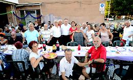 SETTIMO. In via Monviso, cena condivisa per un “Quartiere per la Pace”