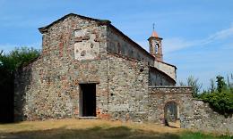Sulla strada per Santo Stefano, una suggestiva via Crucis d'artista