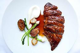 Arrosto con fichi e Syrah, terre del creario