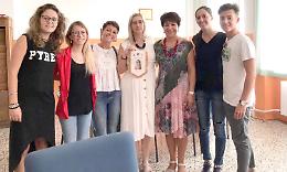 SETTIMO TORINESE. I giovani del Rotaract di Settimo regalano materiale didattico
