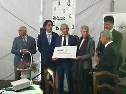 CHIVASSO. Confagricoltura dona 20 mila euro alla Fondazione Piemontese Ricerca sul cancro
