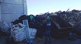 PINEROLO. I carabinieri del Noe sequestrano un capannone adibito a discarica abusiva