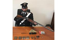 LEINI. Fucile rubato nascosto in camera da letto, i carabinieri arrestano un agricoltore