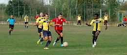 CALCIO. TERZA CATEGORIA. UN CINICO JUNIOR TORRAZZA PUNISCE IL CNH INDUSTRIAL