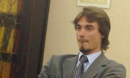 PALAZZOLO. La manutenzione all’edificio delle scuole è ancora bloccata. Roberti (minoranza): «Il colpevole dovrà rimborsare tutto»