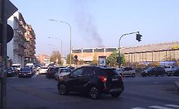 TORINO. Fiamme in edificio abbandonato di Torino, alcuni feriti lievi