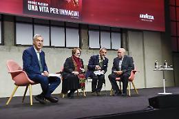 TORINO. Steve McCurry nella meravigliosa e unica sede “Nuvola Lavazza”
