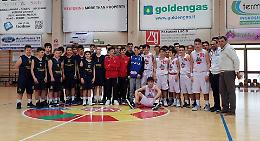 BASKET. La Federbasket regala una maglia della Nazionale al giovane cestista Renzi