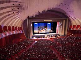 Un concerto per chi non ha più voce: il Regio trasforma la musica in un gesto contro la violenza di genere