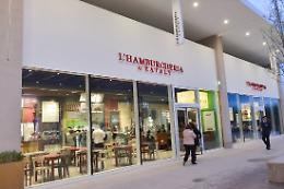SETTIMO. Covid, l'Outlet: "Nei fine settimana il 40% dei ricavi dei 90 negozi"
