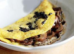 Omelette ai funghi, fegatini, formaggio con Piemonte Doc Syrah