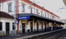 BUSSOLENO. Valigia sospetta in stazione, treni fermi 50 minuti
