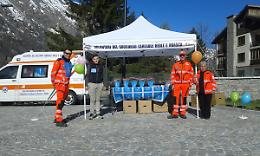 CERESOLE. Pubblica Assistenza di Sauze e volontari di Ceresole aderiscono alla campagna Fiori d'azzurro