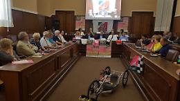 CHIVASSO. Notte Rosa a Chivasso in onore della “Tappa” del “Giro d’Italia di Handbike”