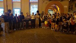 CHIVASSO. “Notte Rosa” in onore della “Tappa” del “Giro d’Italia di Handbike”