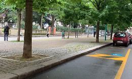 CHIVASSO. L’assessore gambero è tornato a colpire in viale Vittorio Veneto