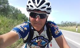 SAN RAFFAELE. Enrico Ottaviani ciclista solitario in viaggio alla volta di Palermo