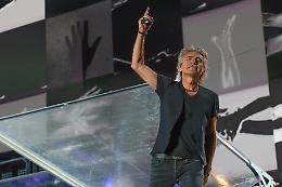 TORINO. Sotto il cielo di Torino solo "Polvere di stelle" con Ligabue (LA FOTOGALLERY DEL CONCERTO)