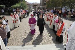 TORRAZZA. Il paese saluta l'arrivo del nuovo parroco, don Maurizio Morella
