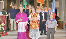 TORRAZZA. La comunità dei fedeli accoglie il nuovo parroco, don Morella