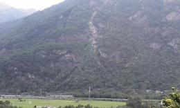 QUINCINETTO. Torna a muoversi la frana. Chiusa l'A5 tra Ivrea e Pont Saint Martin