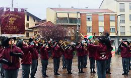 SETTIMO. I bersaglieri sfilano in centro per la festa di Santa Cecilia