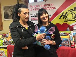 CHIVASSO. "Lorenzo sarebbe felice nel vedere così tanti giocattoli": la commozione di mamma Domenica