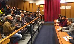 SAN MAURO. I lavoratori di Cnh in presidio presso il Municipio della città