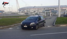 TORINO. Rifilavano biglietti falsi a turisti e stranieri per assistere alle partite della Juventus