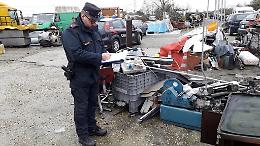 VEROLENGO. Scoperto deposito illegale di auto, denunciato il proprietario