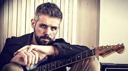 CRESCENTINO. Mario Guida, un papà con la musica nel sangue