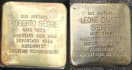 SAN MAURO. Posizionate le due pietre di inciampo in memoria di Lelio e Mario Segre