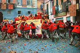 Il Carnevale di Ivrea in onda sulla BBC. Per #uncarnevalediricordi un milione di visualizzazioni Instagram