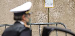 CASTELLAMONTE. Troppi assembramenti, vietato passare davanti alla "Cremeria"