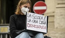Le istituzioni si dimenticano dei bambini. Protestano asili nido e materne.