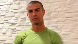 CALCIO. Venduta all'asta per 64 mila euro la fascia da capitano di CR7  gettata sul campo per il gol negato