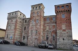 Il sindaco Sergio Bartoli di Ozegna si compra il castello. Parteciperà all’asta giudiziaria