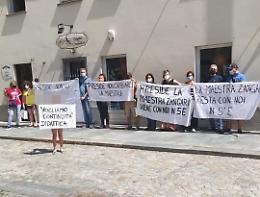 VENARIA REALE. Cambia la maestra all'elementare, protestano i genitori