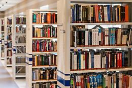 BANCHETTE. La nuova biblioteca al centro dello scontro politico