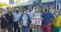 SAN MAURO TORINESE. “Troppi disagi per i cittadini, rimettere il 57”