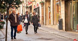 VERCELLESE. Vercellese, la Regione finanzia cinque Distretti del commercio