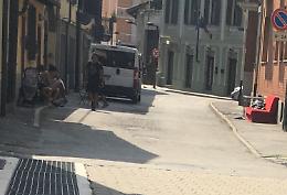 SETTIMO TORINESE. E' morto un ragazzo Rom. Da giorni in via Astegiano è in corso la veglia funebre