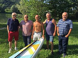 CHIVASSO. Il viaggio di Andrea Ricci lungo il fiume Po, pagaiando in piedi su una tavola da Sup