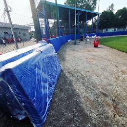 BASEBALL. I materassoni di protezione circondano il diamante “Valter Aluffi”