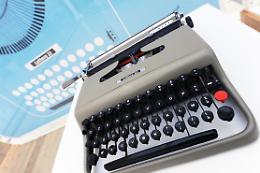Al Castello di Agliè la mostra “Lettera 22. La macchina per leggere Olivetti”