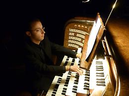 IVREA. Con Organalia un concerto di Alessandro Veneri ispirato alla spiritualità Mariana